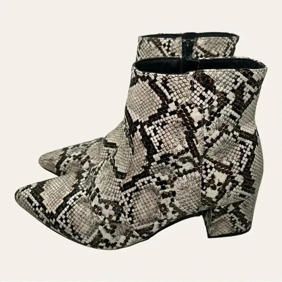 Women’s QUPID ANKLE BOOTIES FAUX SNAKE‎ SKIN SIZE 7.5 - Picture 5 of 15